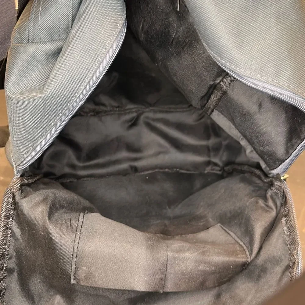 Single Zipper Cloth Backpack-NWT